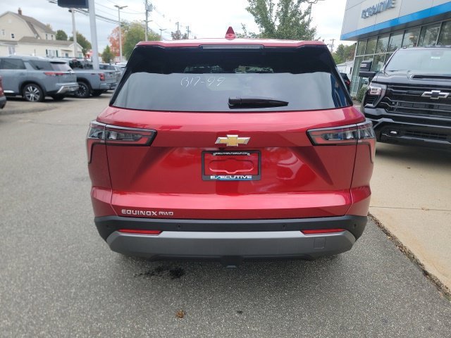 2027 Chevrolet Equinox LT - Photo 4
