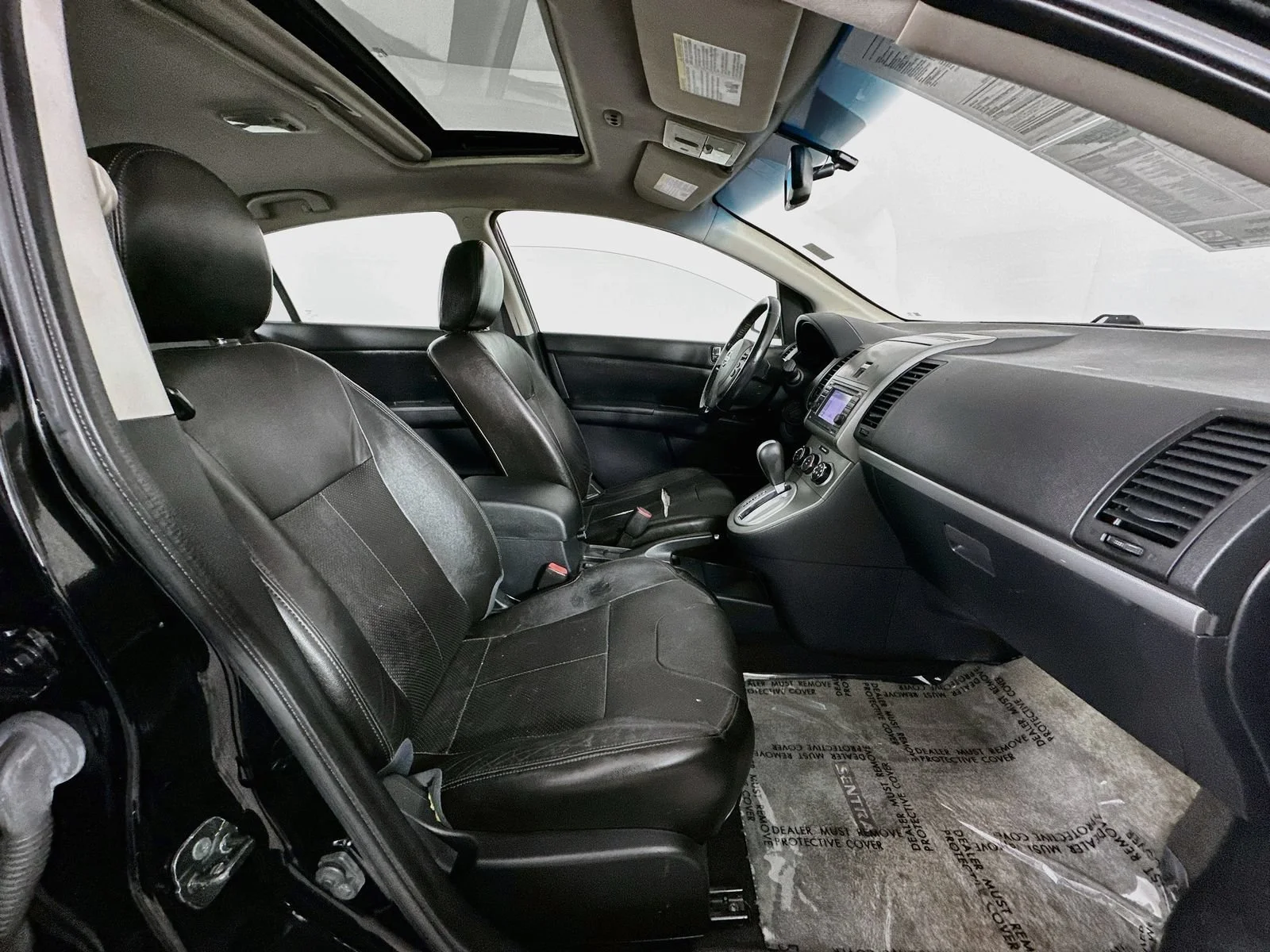 Used 2011 Black Nissan 2.0 SL image 28