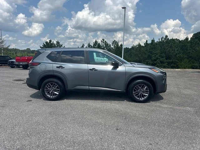 Used 2024 Gray Nissan S image 3