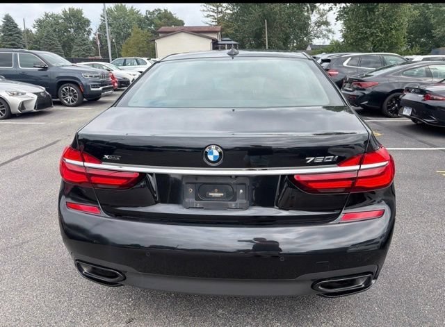 Used 2019 Black BMW 750i xDrive image 11