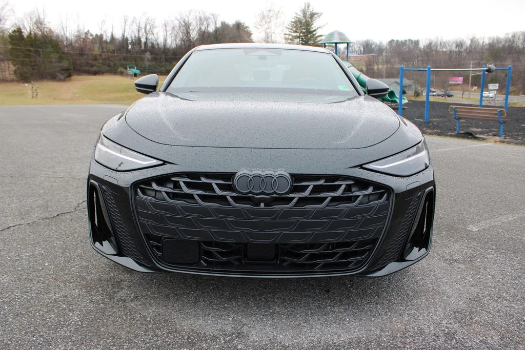Used 2026 Green Metallic Audi Premium Plus image 4