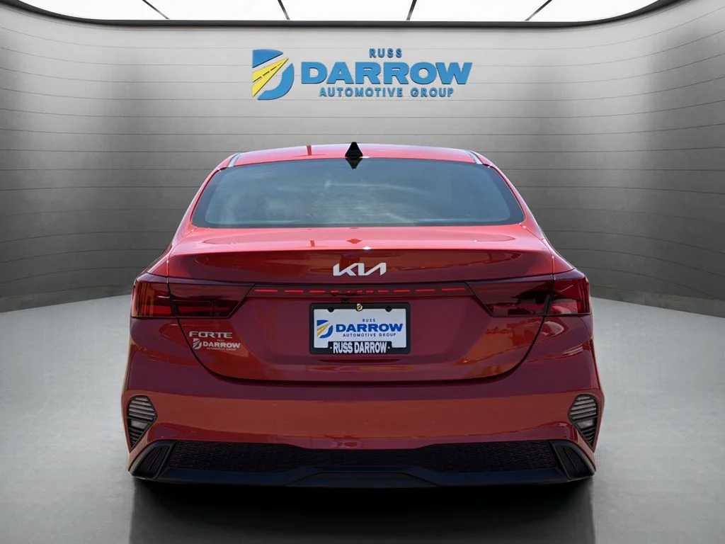 Used 2024 Red Kia LXS image 4