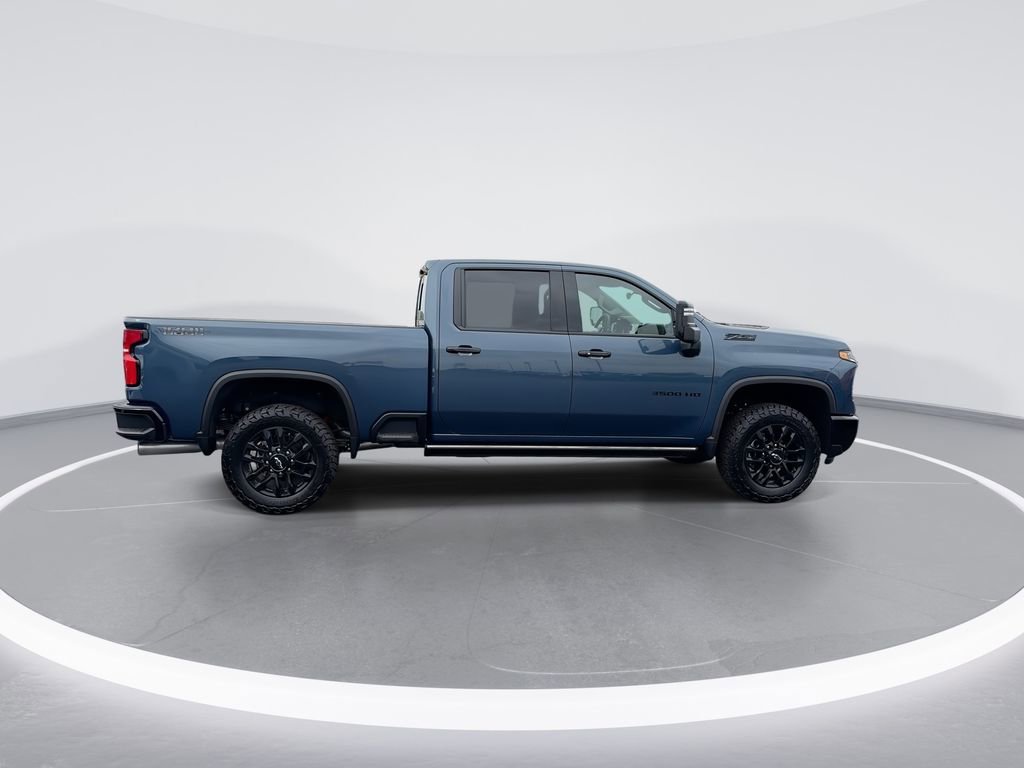 2026 Chevrolet Silverado 3500 HD LTZ - Photo 9