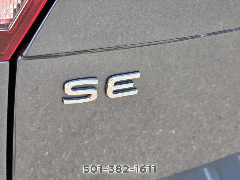 Used 2022 Platinum Gray Metallic Volkswagen 2.0T SE image 8