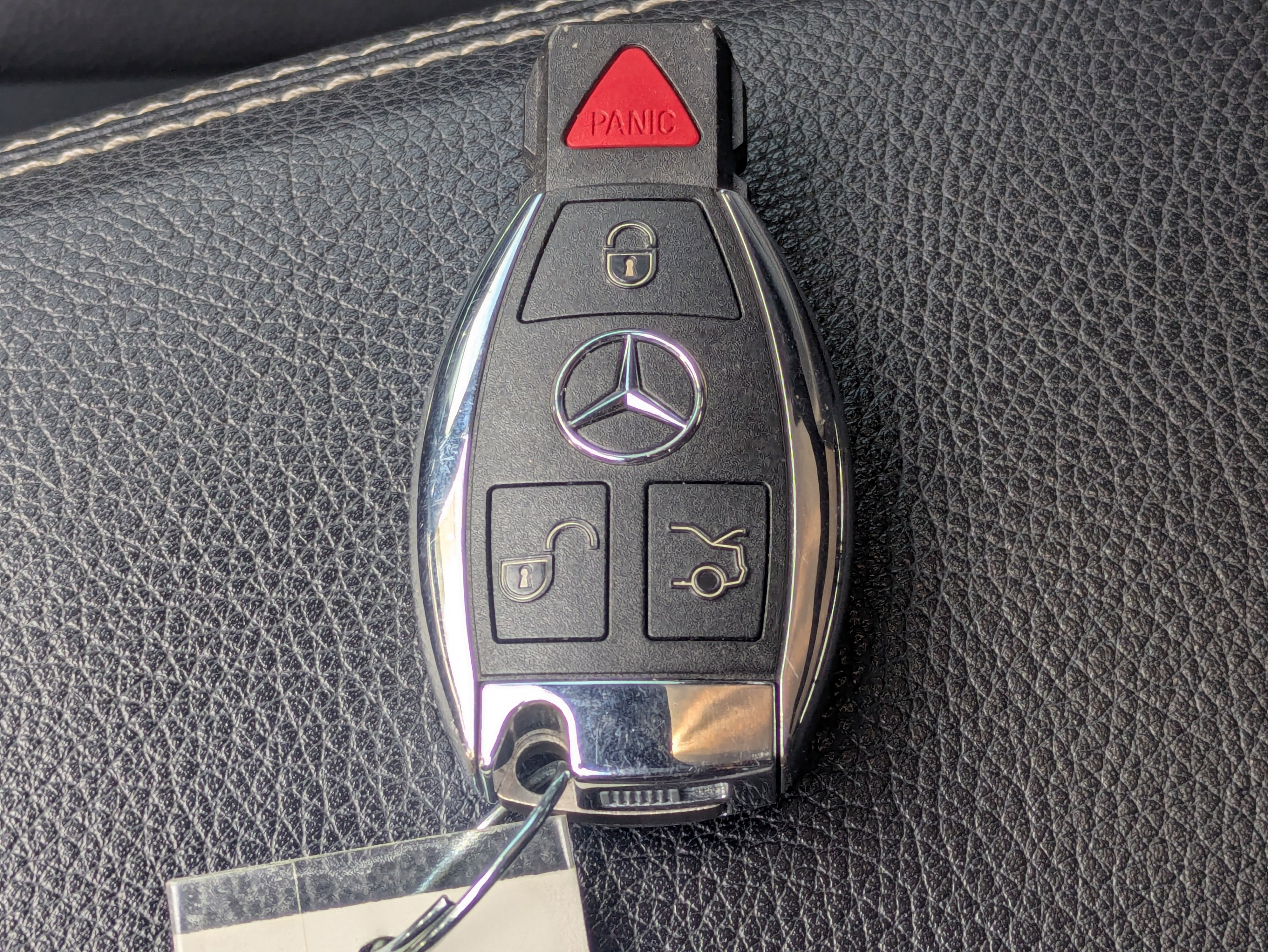 Used 2018 Night Black Mercedes-Benz GLA 250 image 27