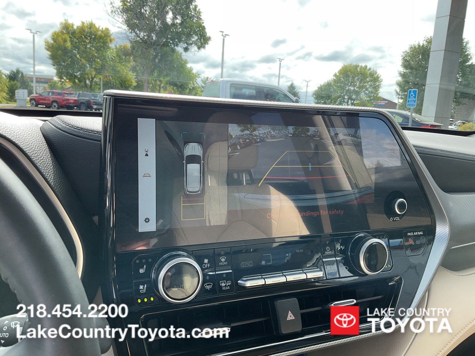 Used 2024  Toyota Platinum image 31