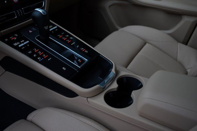 2026 Porsche Macan - Photo 21