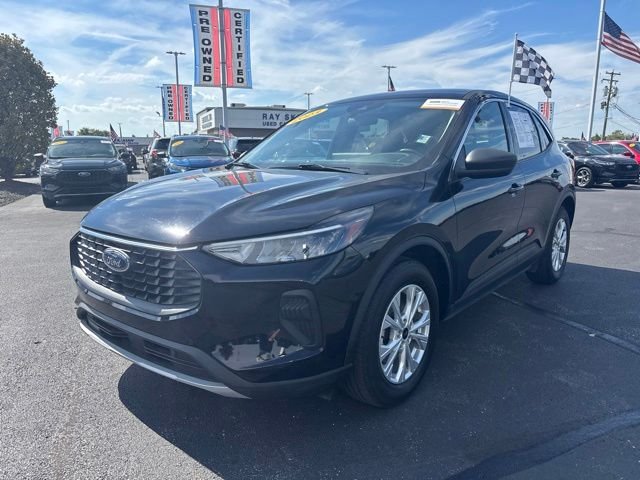 Used 2023 Black Ford Active image 4