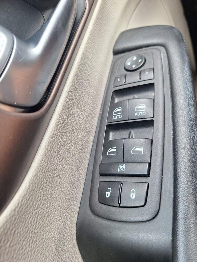 Used 2023 Bright White Clearcoat Chrysler LX image 22