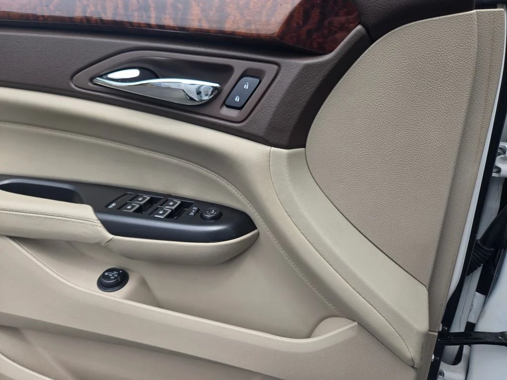 Used 2016 Platinum Ice Tricoat Cadillac Luxury image 14