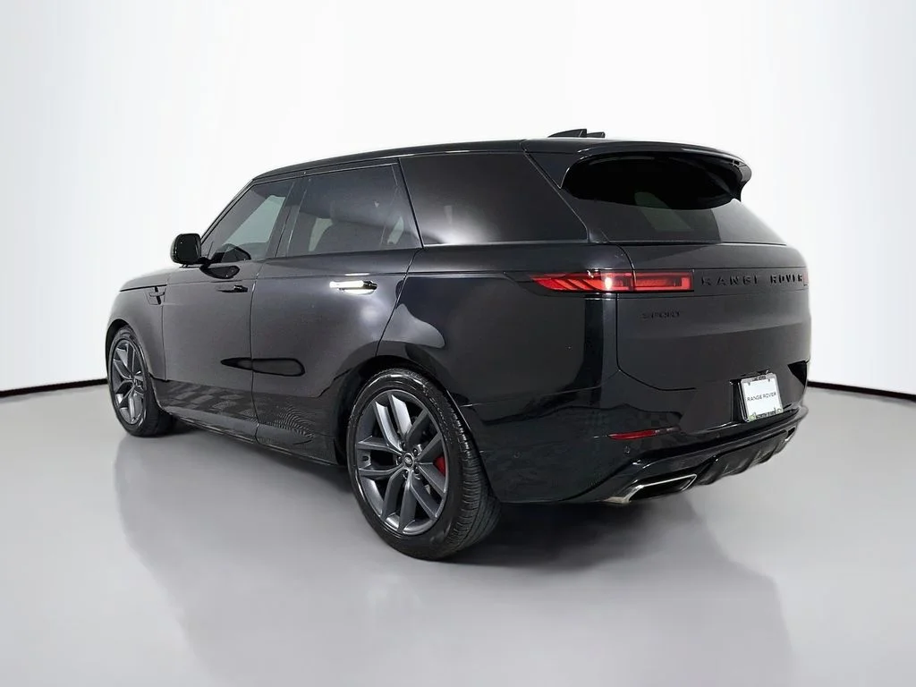 Used 2024 Black Land Rover Dynamic SE image 7