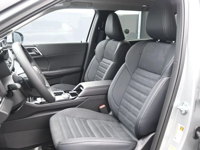 New 2026 Silver Mitsubishi SE 1.5T S-AWC image 9