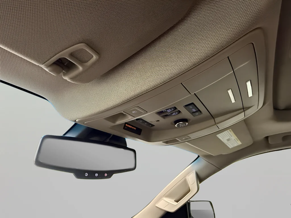 Used 2018 White Chevrolet LT image 18