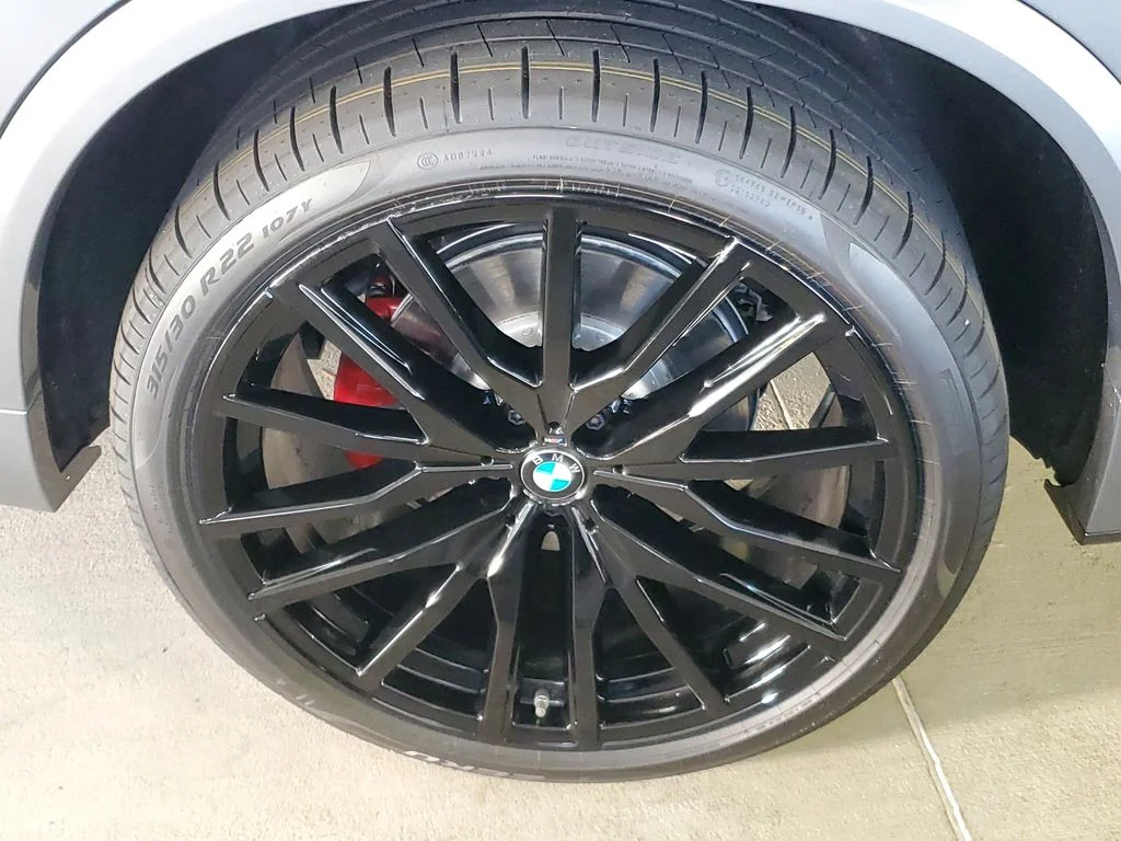 New 2026 Skyscraper Grey Metallic BMW sDrive40i image 5