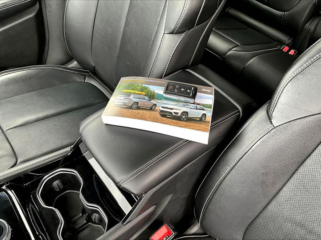 Used 2023 Black Jeep Limited image 37