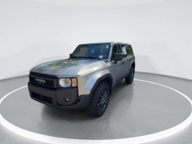 Used 2025  Toyota 1958 image 3