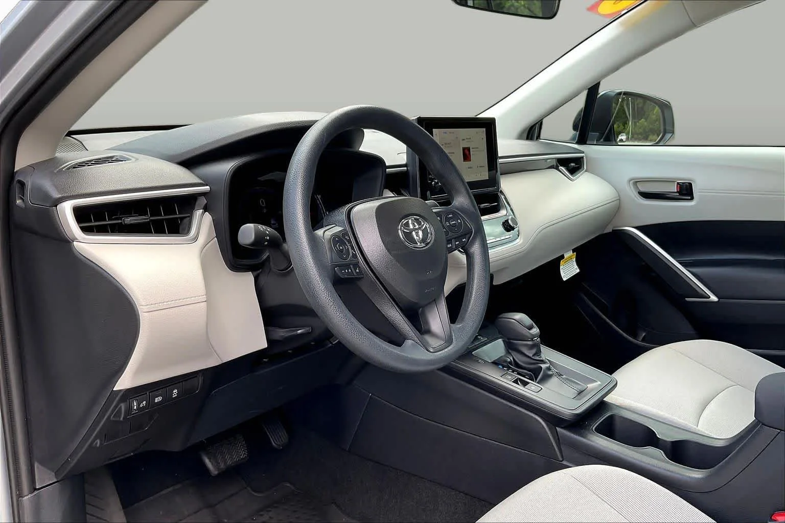 Used 2026 Sonic Silver Toyota L image 17