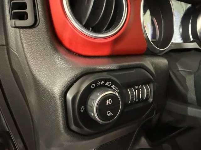 Used 2020 Gray Jeep Rubicon image 17