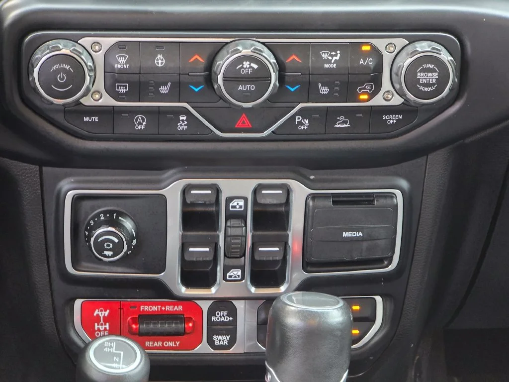 Certified Used 2020 White Jeep Rubicon image 33