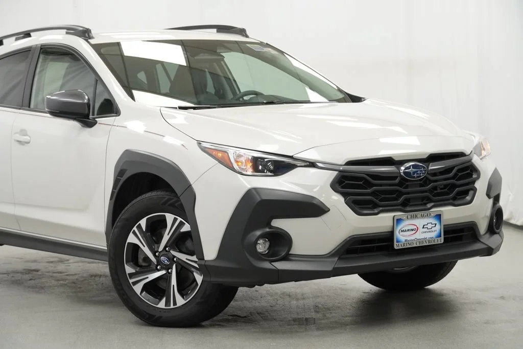 Used 2024 Crystal White Pea Subaru Premium image 8