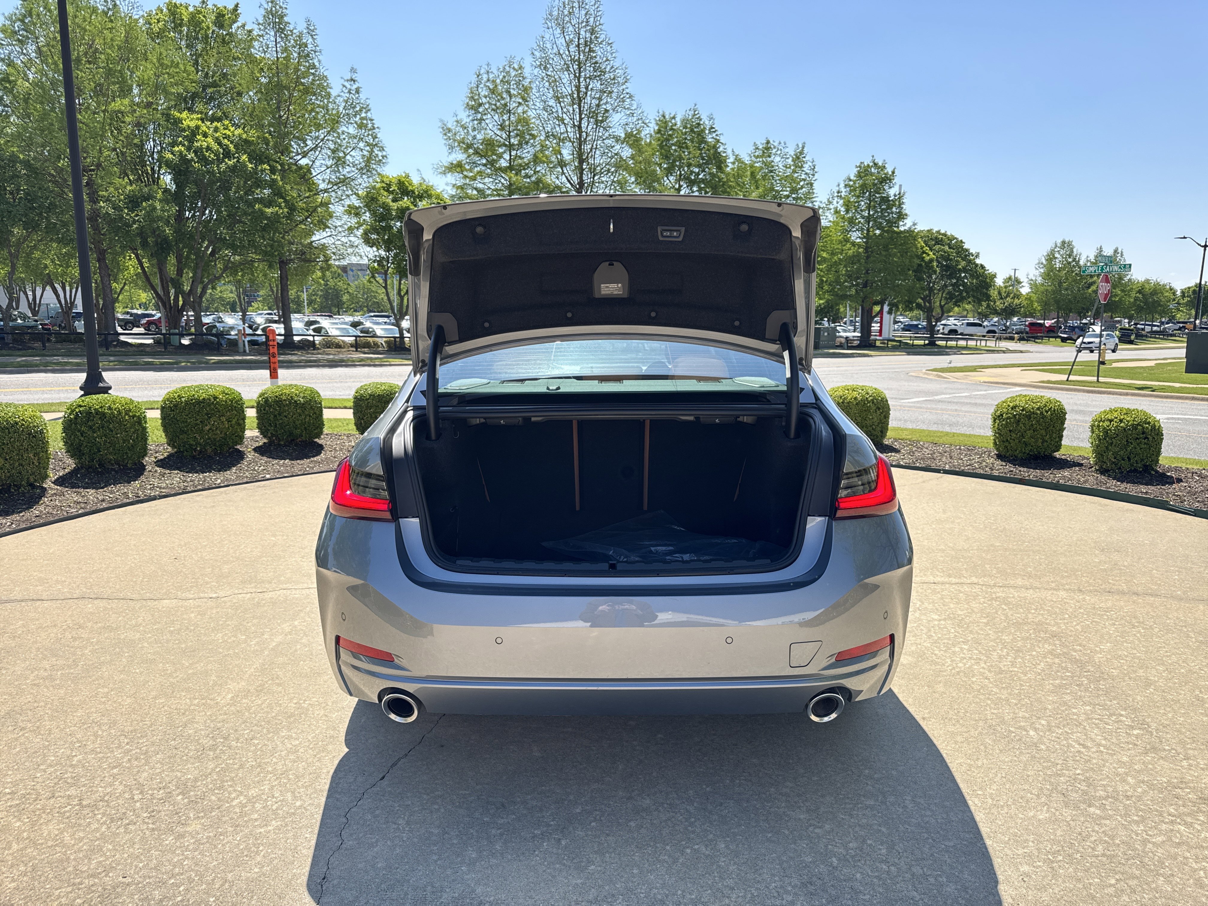2025 BMW 3 Series 330i - Photo 24