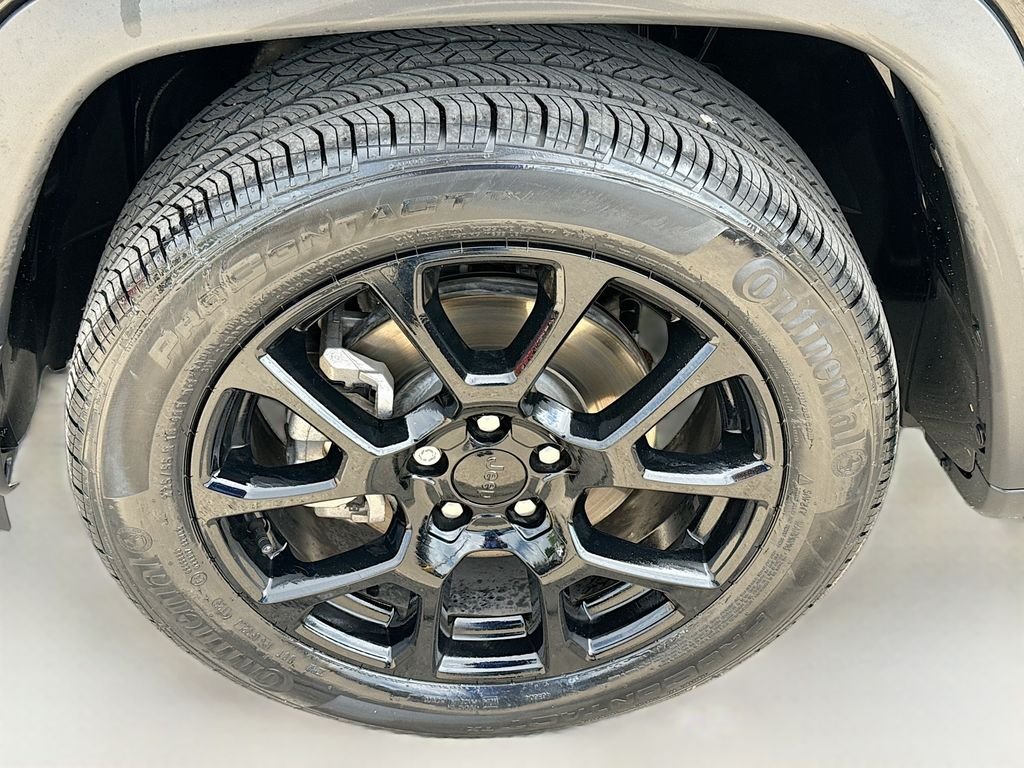Certified Used 2022 Diamond Black Crystal Pearlcoat Jeep Altitude image 30