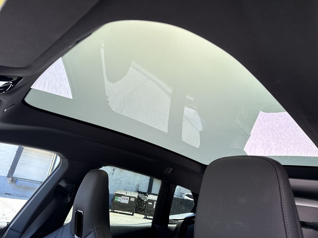 Certified Used 2024  BMW xDrive50 image 21