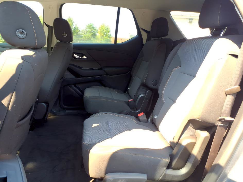 Used 2020 Satin Steel Metallic Chevrolet LT Cloth image 11