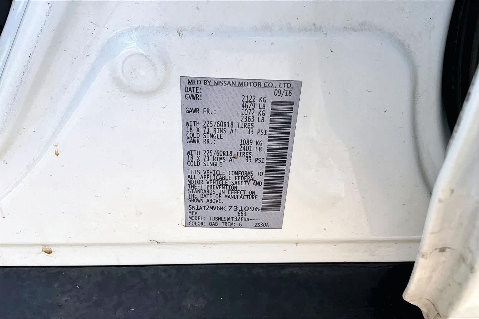 Used 2017 Pearl White Nissan SL image 34