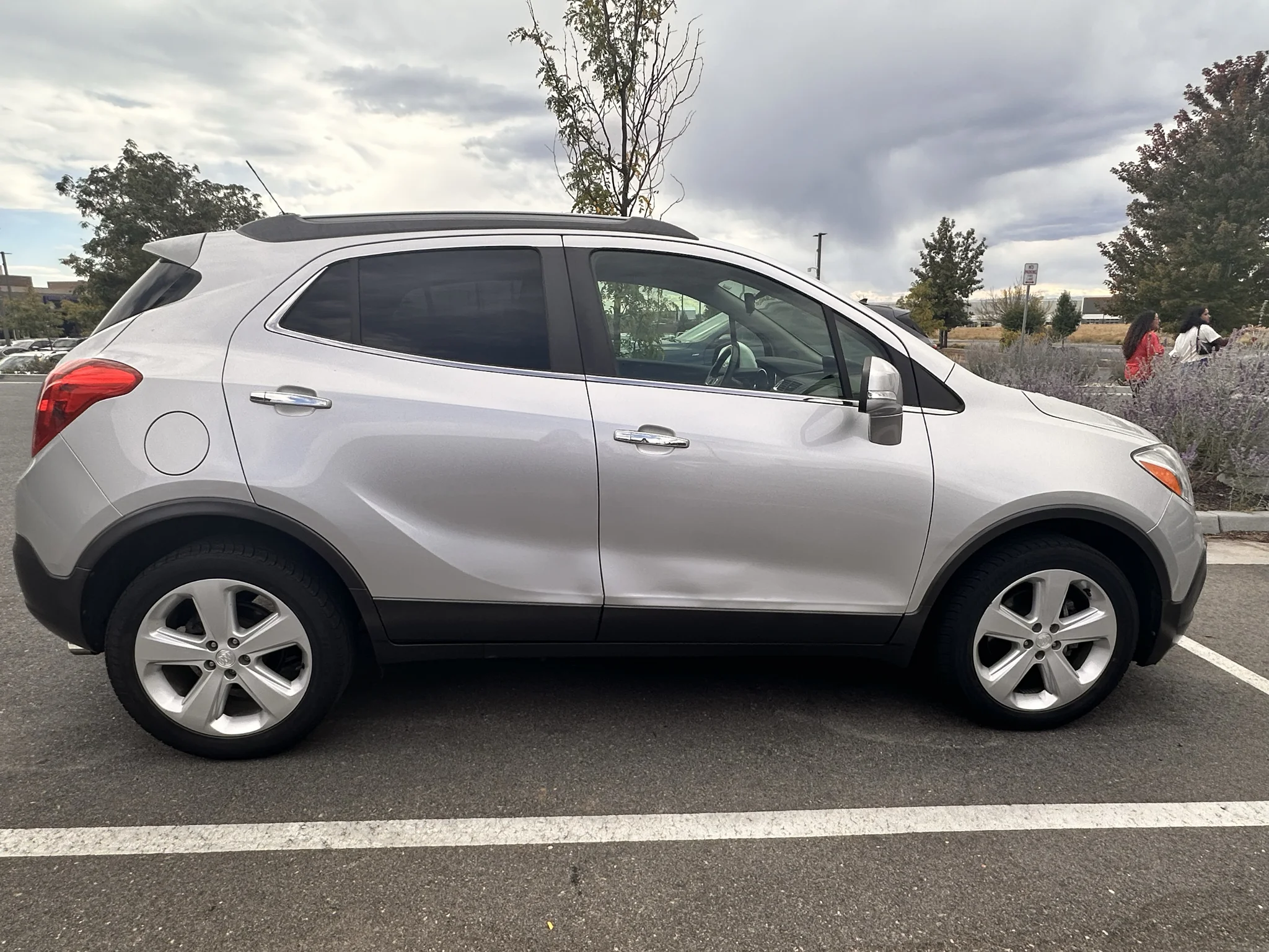 Used 2015 White Buick Base image 3