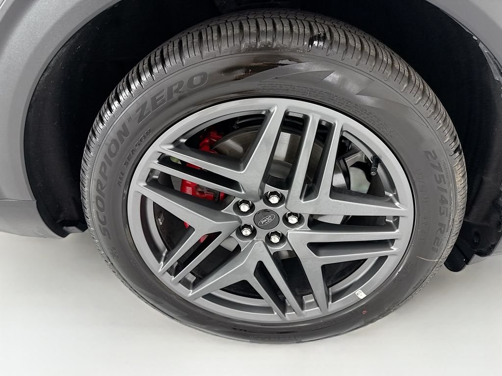 Used 2025 Gray Metallic Ford ST-Line image 32