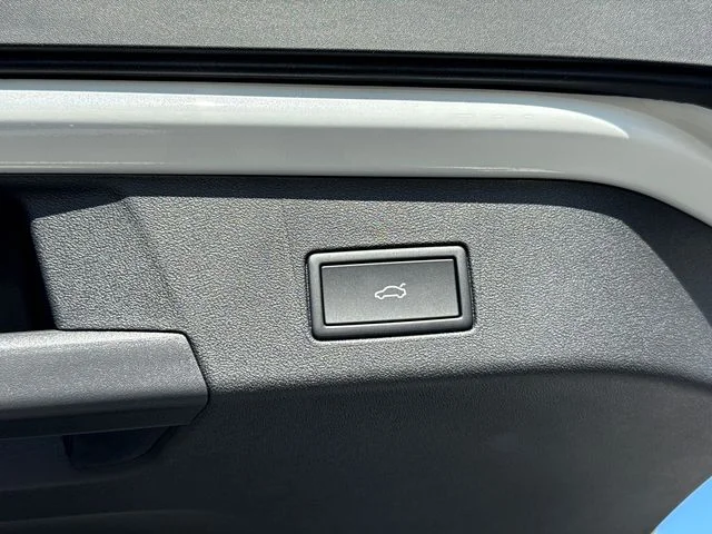 New 2026 Opal White Pearl Volkswagen Pro S image 18