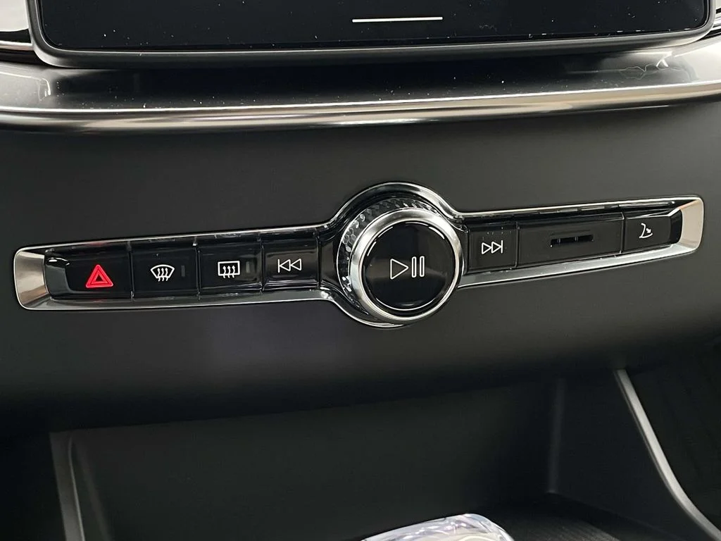 New 2026 Vapour Grey Volvo Plus image 20