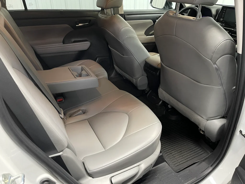 Used 2022 Beige Toyota XLE image 29
