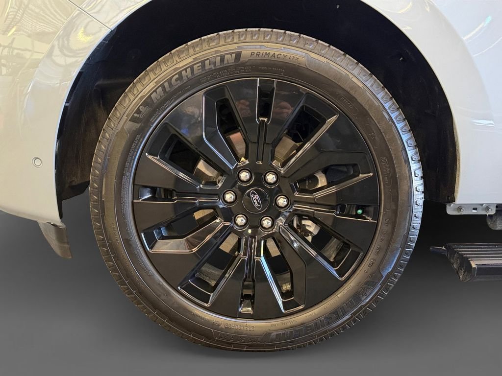 Used 2025 Gray Ford Platinum image 15