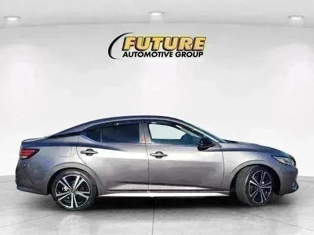 Used 2022 Gray Nissan SR image 3