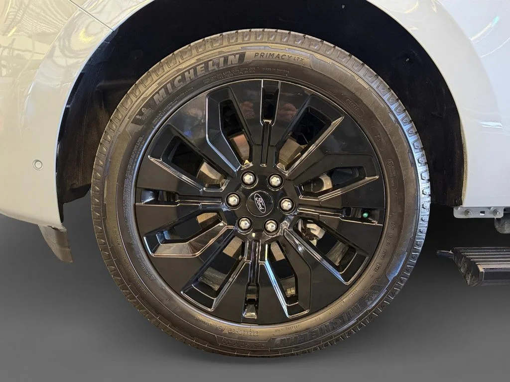 Used 2025 Gray Ford Platinum image 15