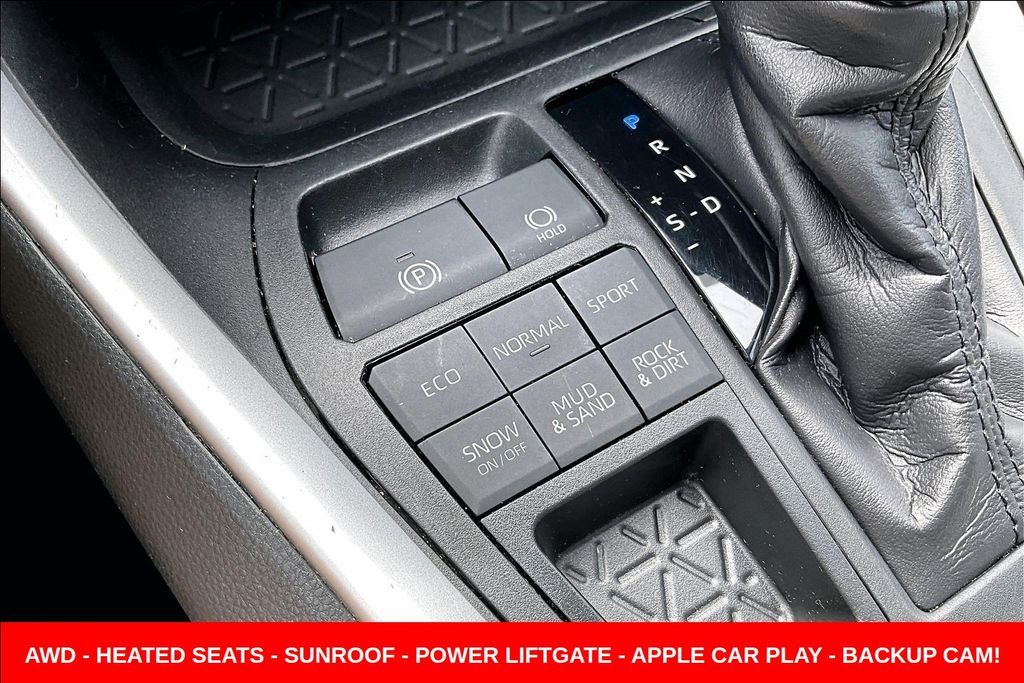 Used 2020 Gray Toyota XLE Premium image 15