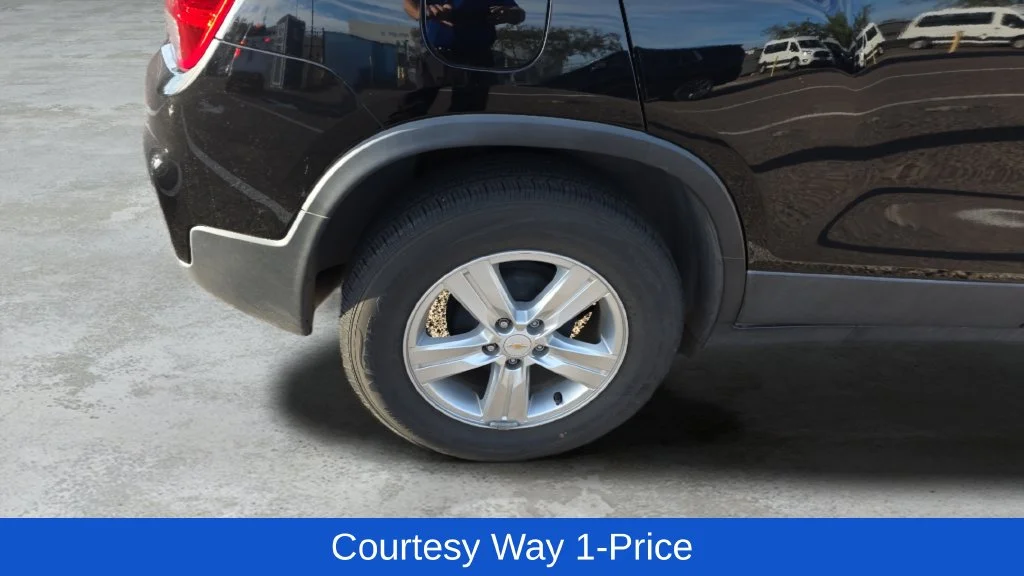 Used 2020 Black Chevrolet LS image 12