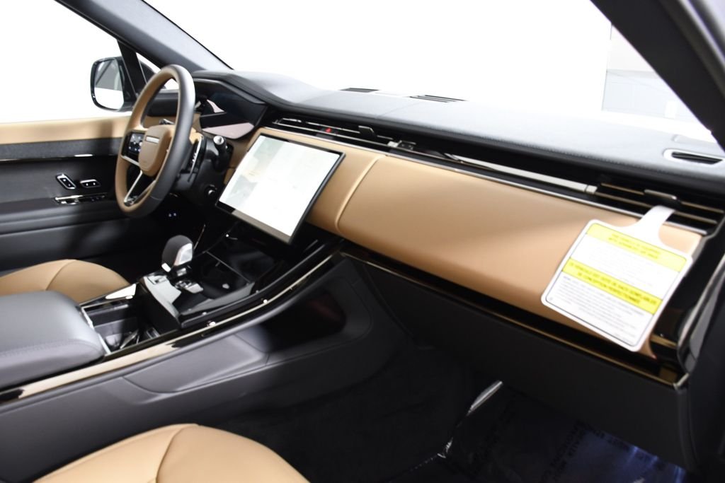 New 2026 Fuji White Land Rover Dynamic SE image 18