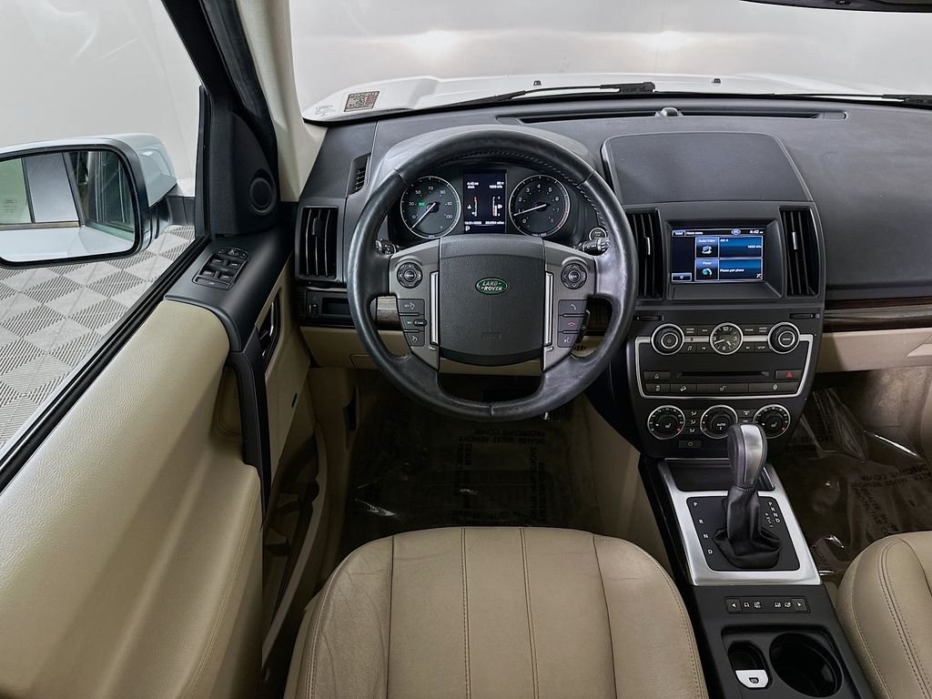 Used 2013 Fuji White Land Rover  image 23