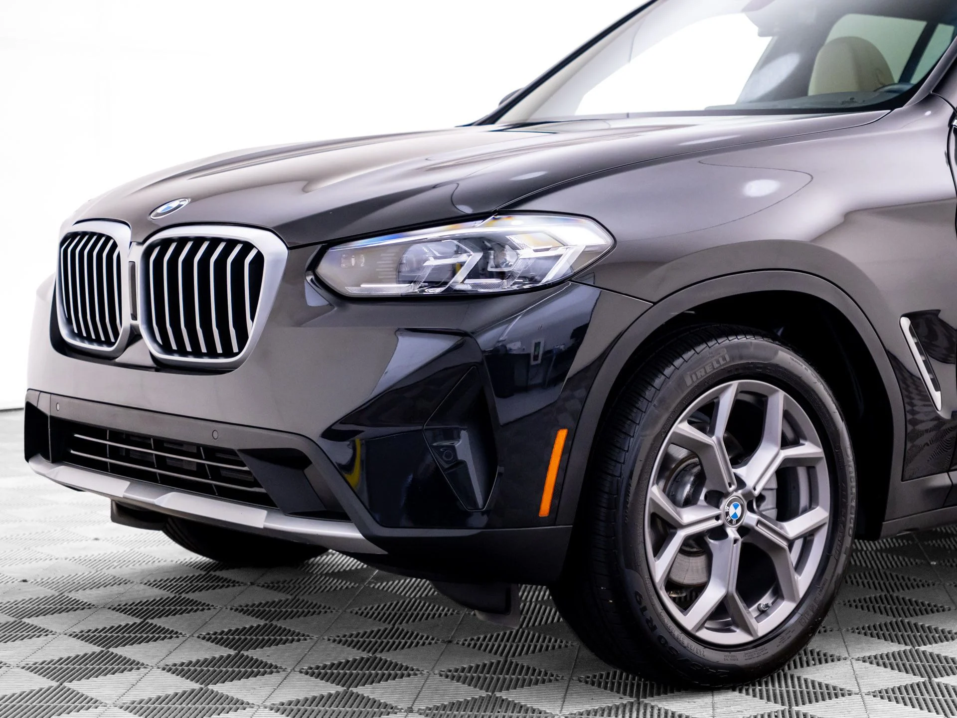 Used 2023 Black BMW xDrive30i image 41