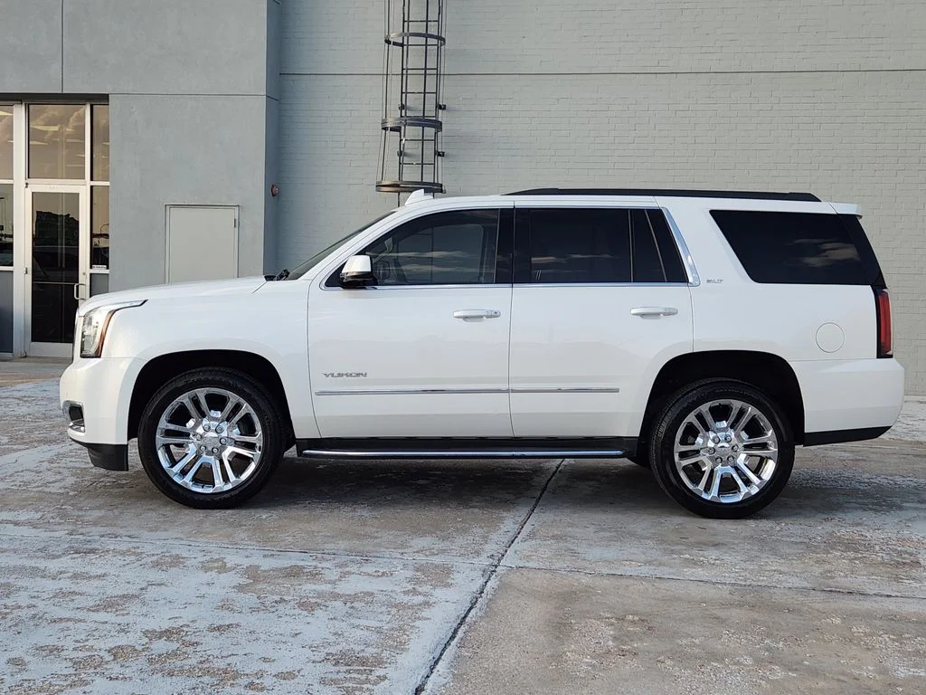 Used 2018 White Frost Tricoat GMC SLT image 4
