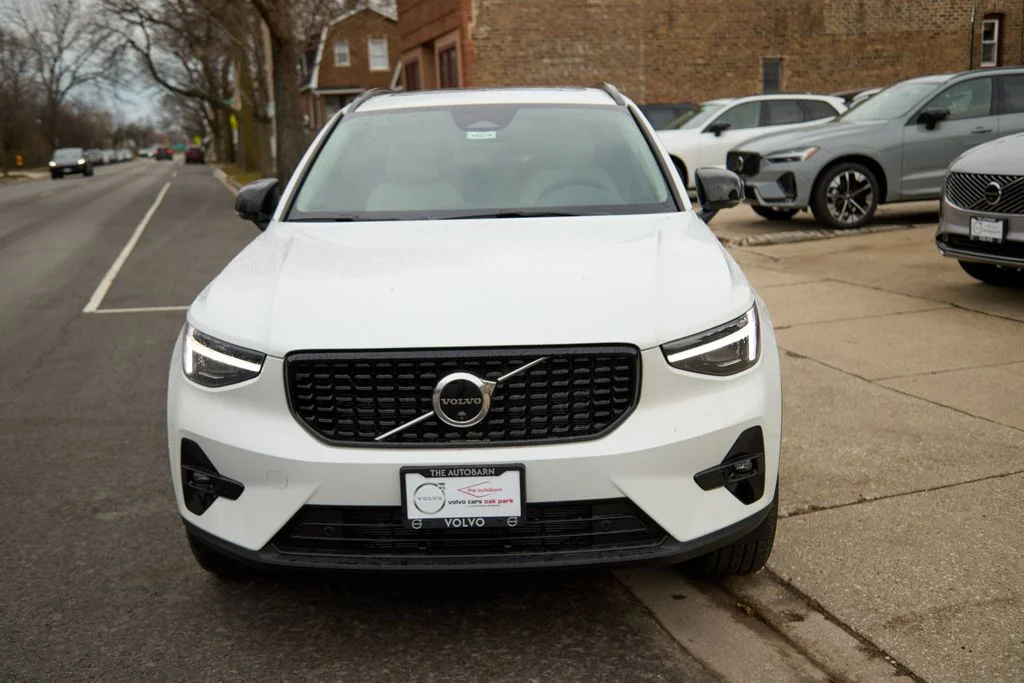 New 2026 Crystal White Volvo Plus image 5