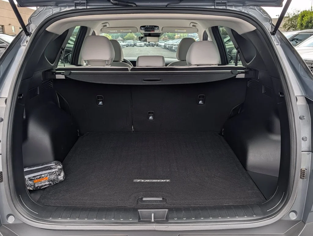Used 2025 Gray Hyundai SE image 10