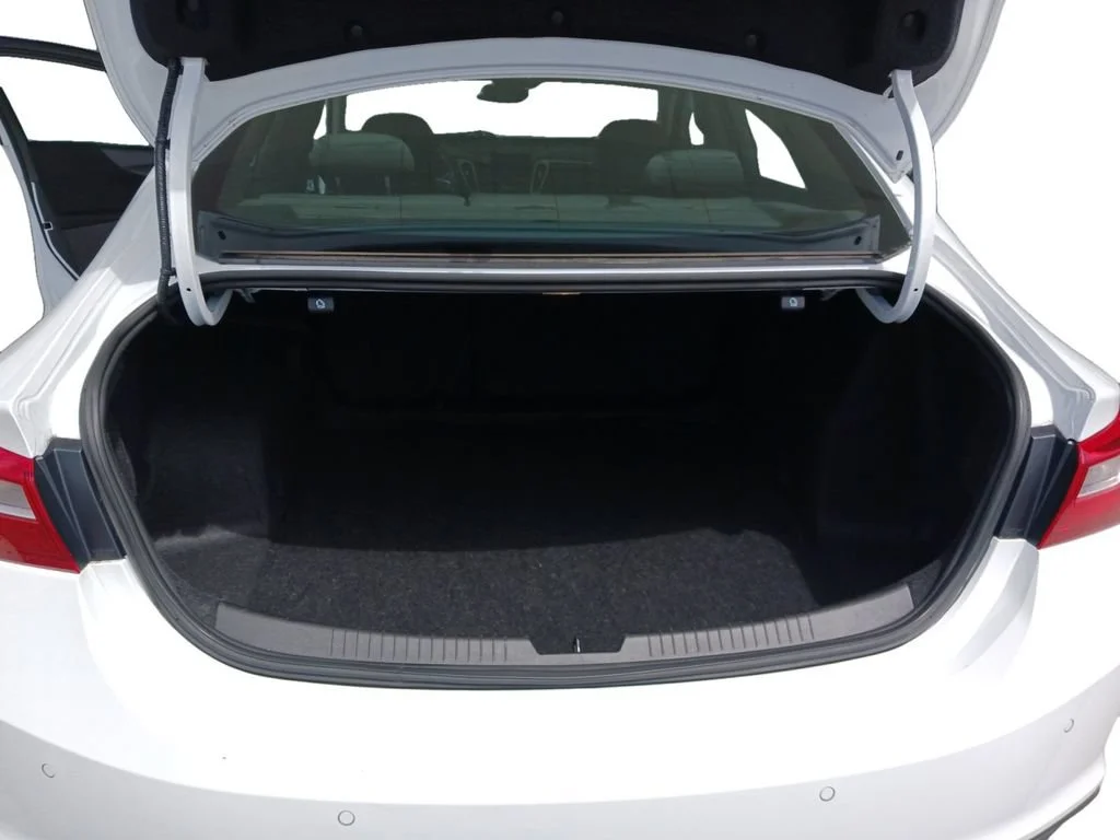 Used 2024 Summit White Chevrolet 1LT image 13