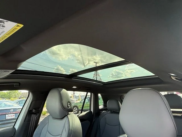 New 2026 White Volkswagen 2.0T SE R-Line Black image 7