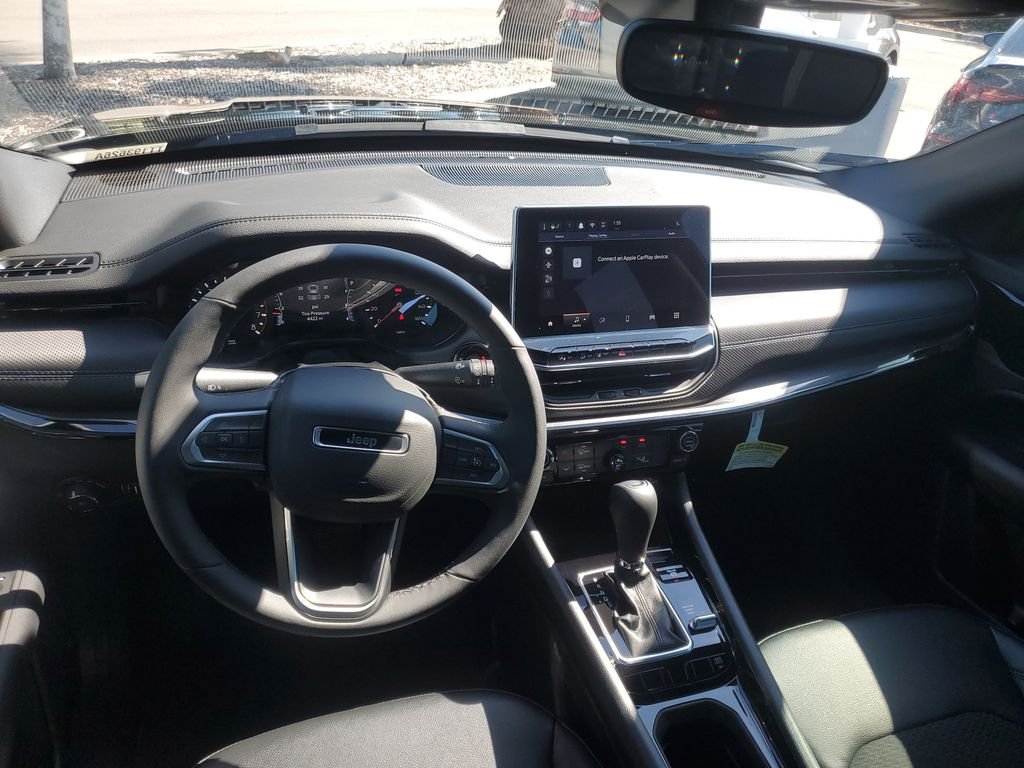 Used 2026 Black Jeep Latitude image 9