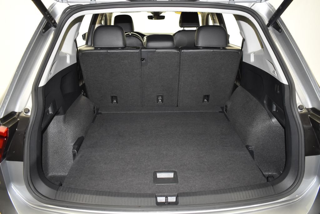 Used 2024 Gray Volkswagen 2.0T Wolfsburg Edition image 36
