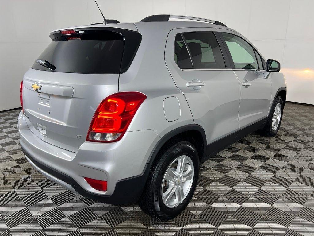 Used 2019 Silver Ice Metallic Chevrolet LT image 9